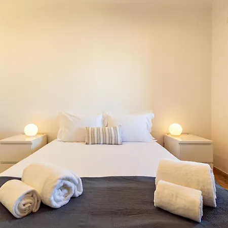 2-bed With Pool, Close To Golf & Marina 公寓 *
