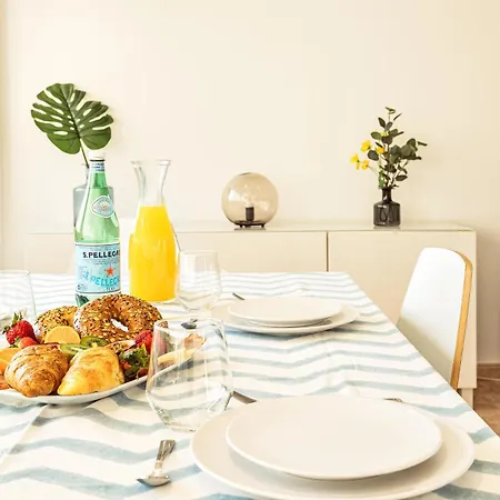 2-bed With Pool, Close To Golf & Marina *