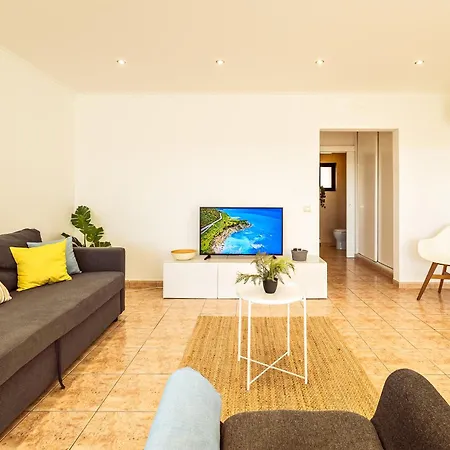 2-bed With Pool, Close To Golf & Marina 公寓